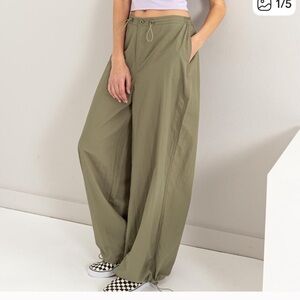 HYFVE Women’s  Sage Green Drawstring Parachute Pants Size Medium
